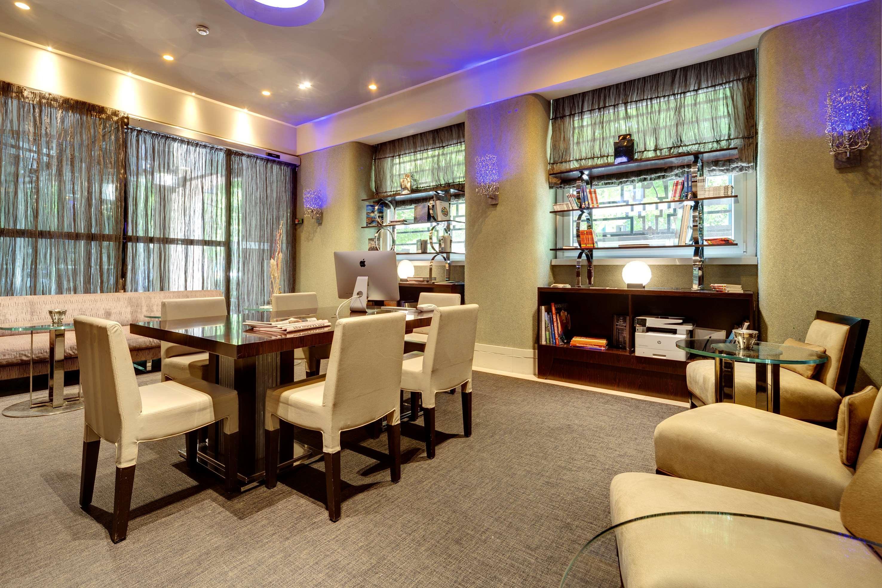 Melia Genova Hotel Luaran gambar The library
