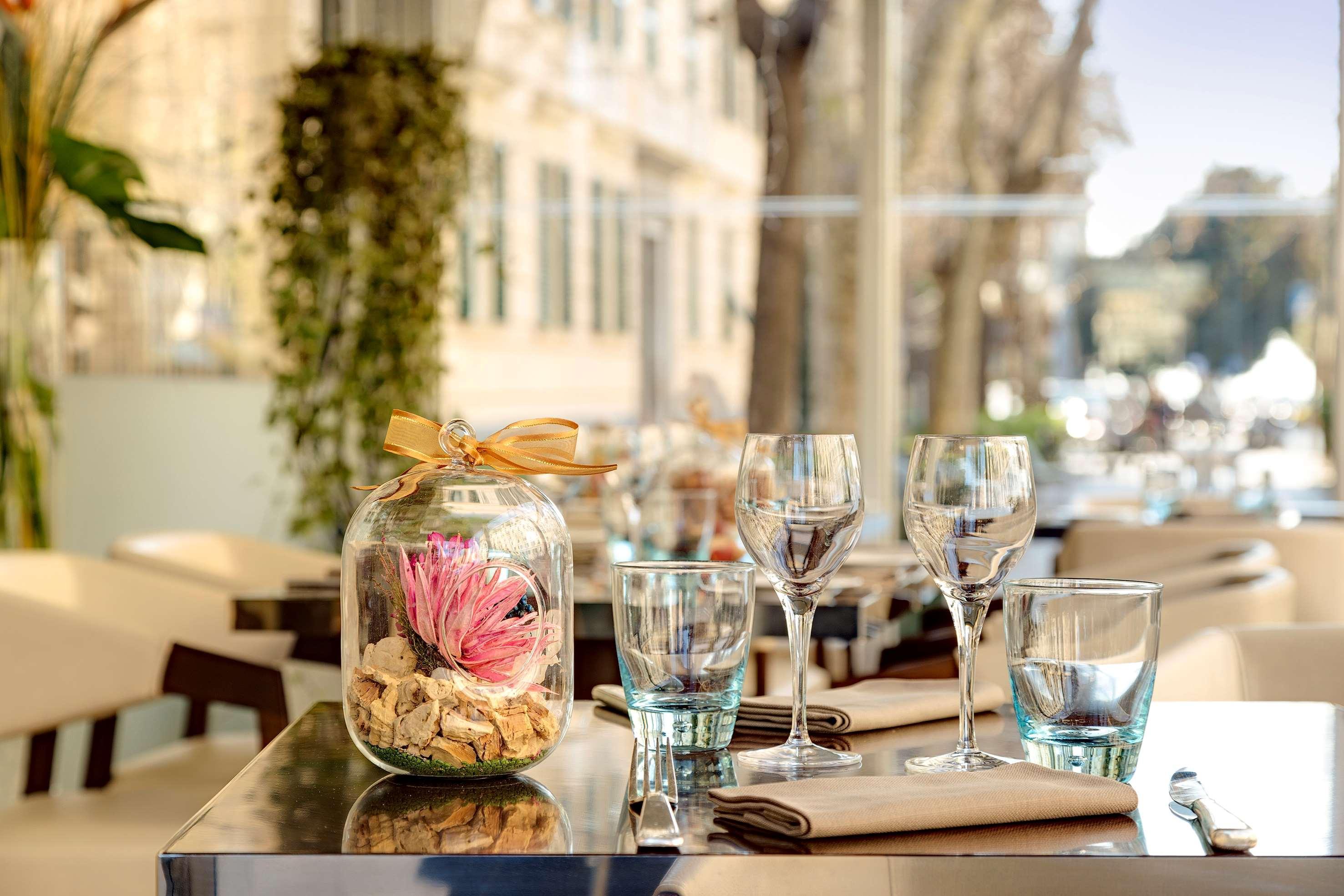 Melia Genova Hotel Luaran gambar Restaurant