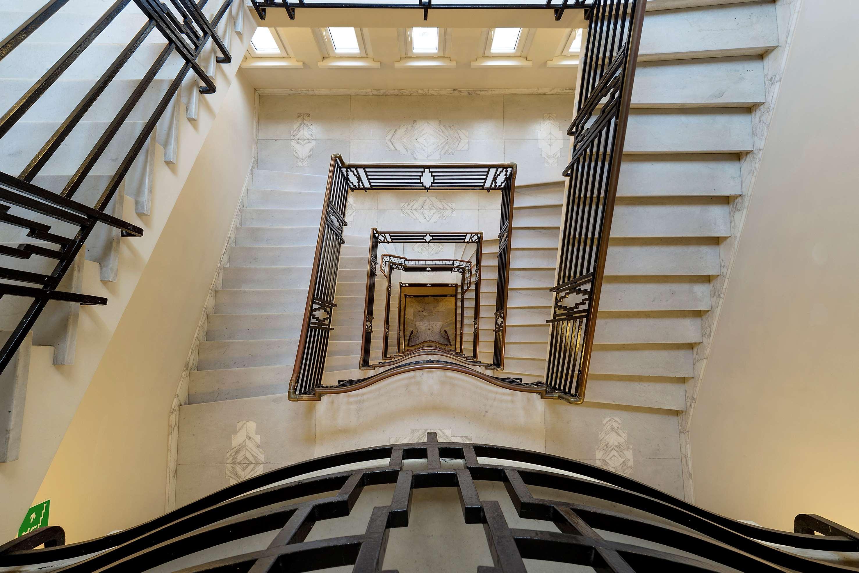 Melia Genova Hotel Luaran gambar Staircase