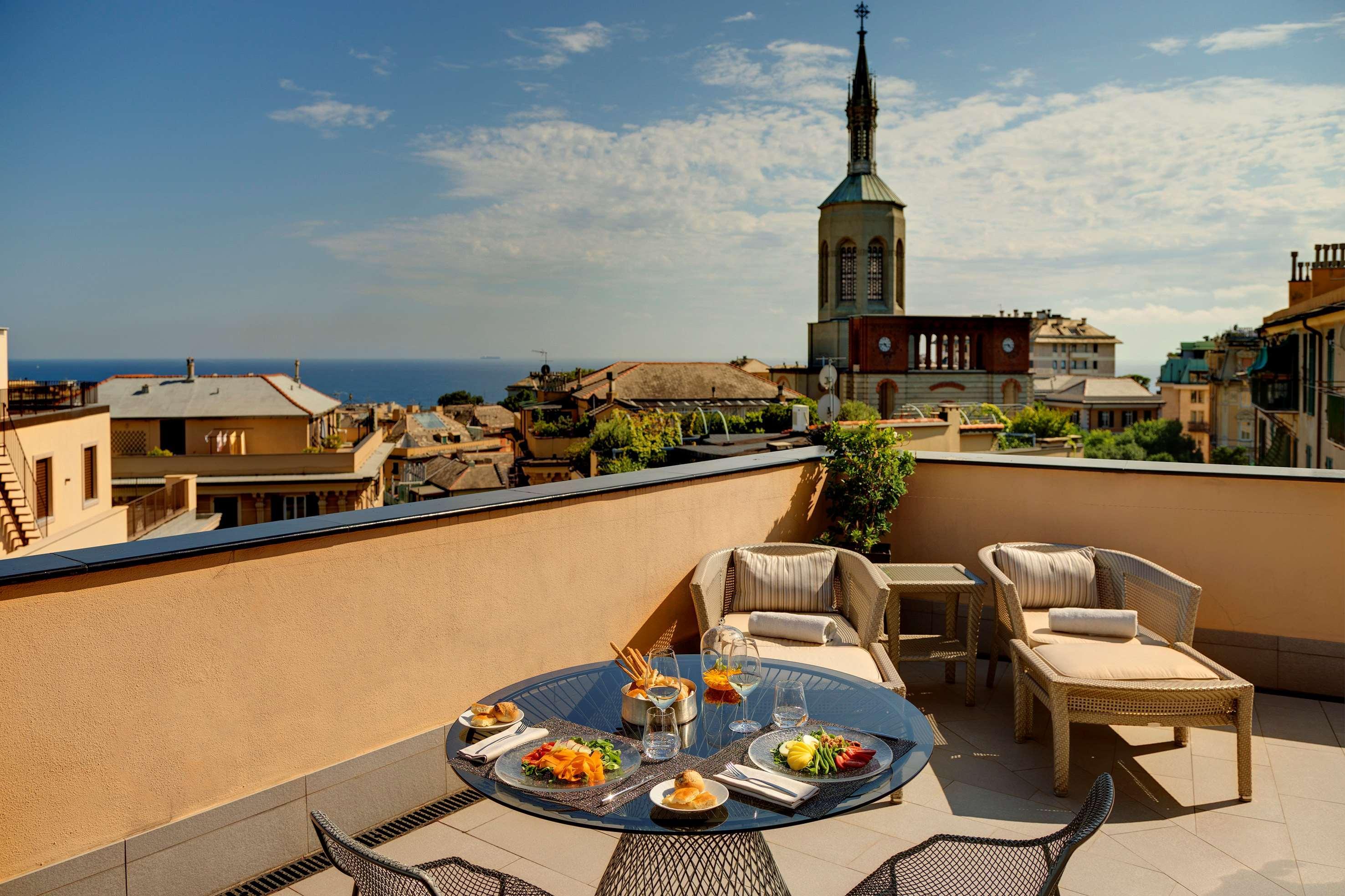 Melia Genova Hotel Luaran gambar The view from the hotel's rooftop